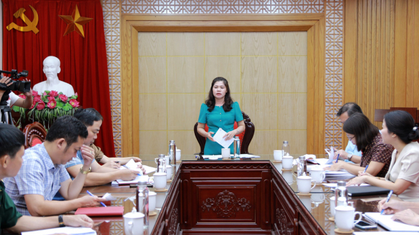 Phó Chủ tịch Thường trực HĐND tỉnh Lâm Thị Hương Thành phát biểu tại buổi làm việc